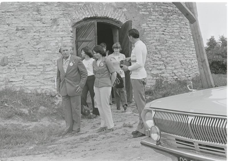 Saksa DV Schwerini ringkonnast Eestisse saabunud sõprusrongi külalisi Rakvere rajoonis