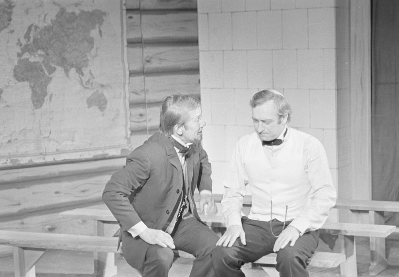 Rakvere Teatri lavastus "Paunvere"