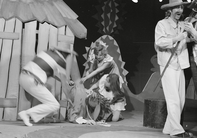 Rakvere Teatri lavastus "Nutikas eesel"