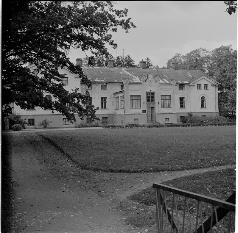 Arkna mõisahoone