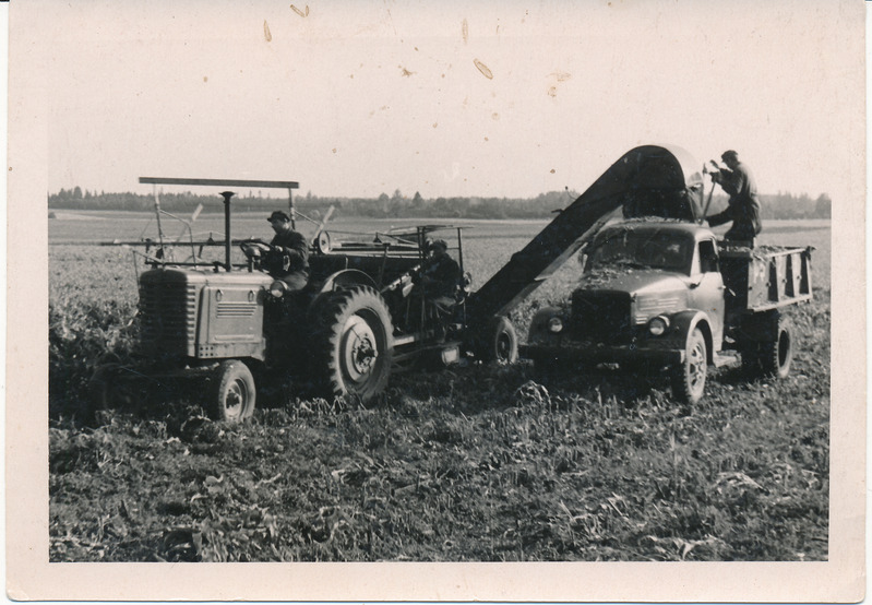 Masinad põllul Vaekülas