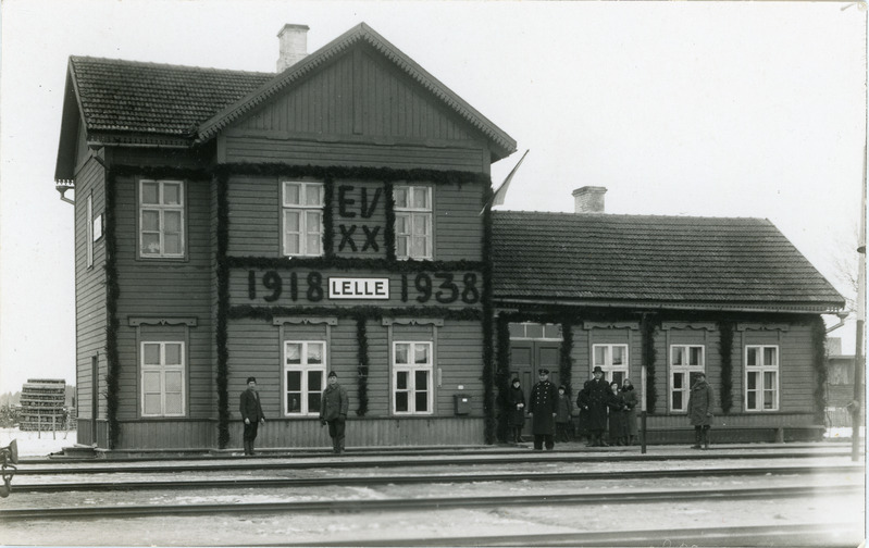 Eesti Vabariigi 20. aastapäeva puhul ehitud Lelle jaamahoone, 1938.