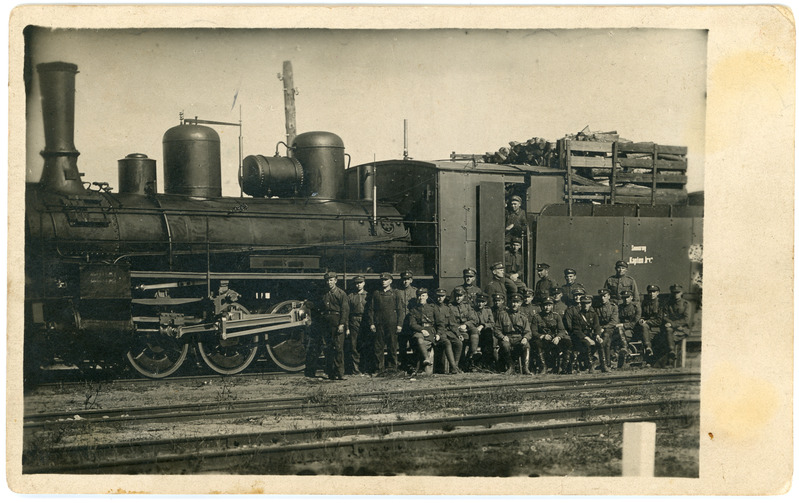 Soomusrongi Kapten Irv puuküttel auruvedur Tapal, august 1922.