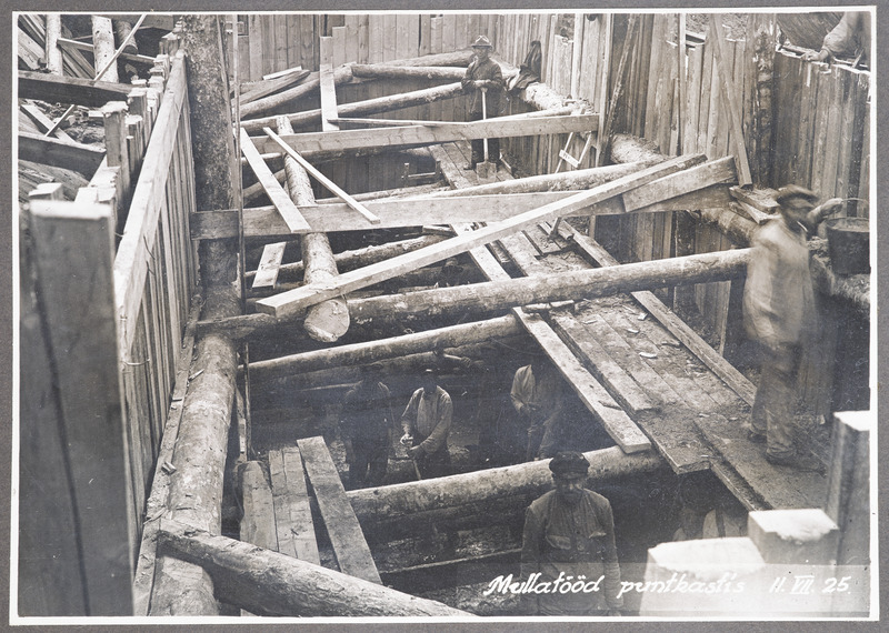 Paldiski maantee raudteeviadukti ehitus Tallinnas: mullatööd puntkastis, 11.juuli 1925.