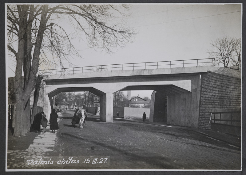 Paldiski maantee raudteeviadukti ehitus Tallinnas: valmis viadukt 15.märtsil 1927.