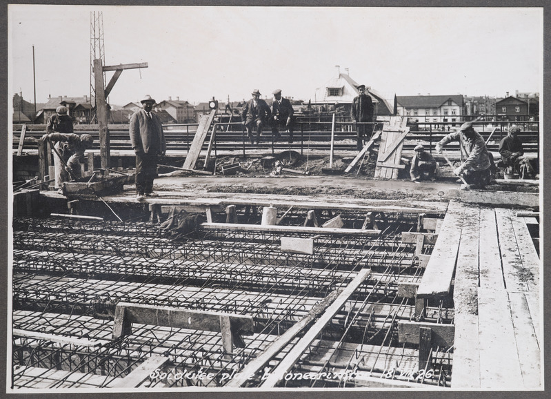 Rohu tänava viadukti ehitus Tallinnas: sõidutee plaadi betoneerimine, 18.august 1926.
