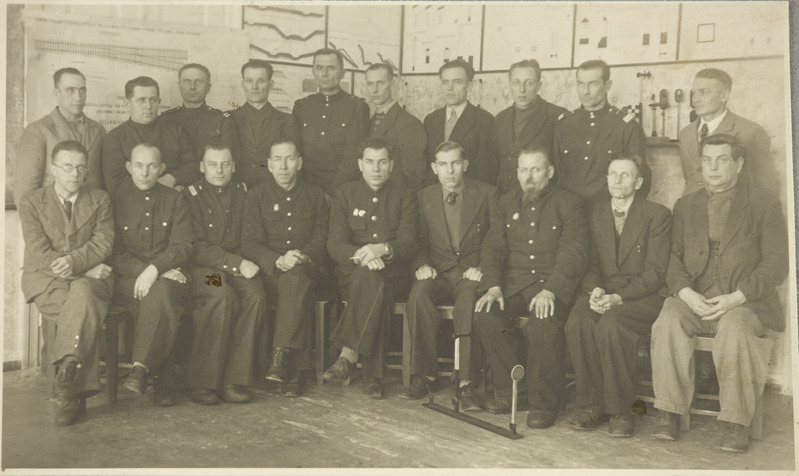 Tartu Raudtee Tehnikakool: teemeistrite õppegrupi lõpetajad, veebruar 1946.