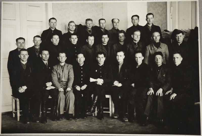 Tartu Raudtee Tehnikakool: teemeistrite õppegrupi lõpetajad, aprill 1945.