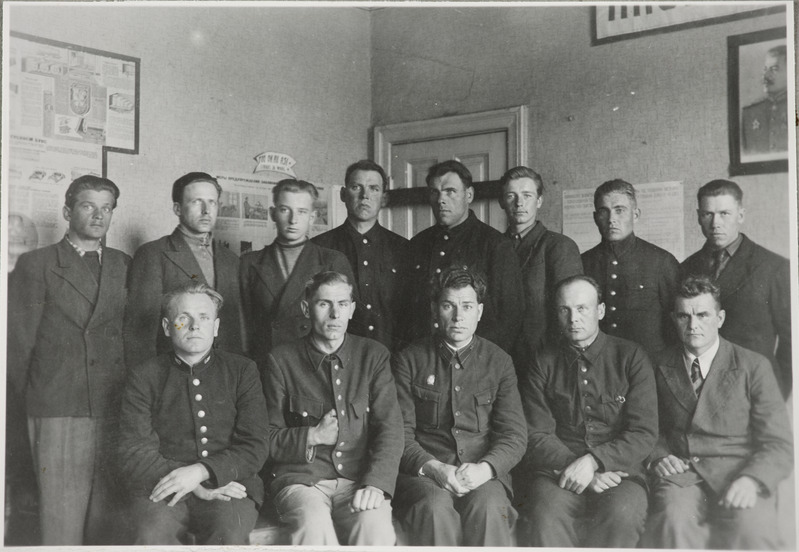 Tartu Raudtee Tehnikakool: vagunijärelevaatajate õppegrupi lõpetajad, mai 1945.