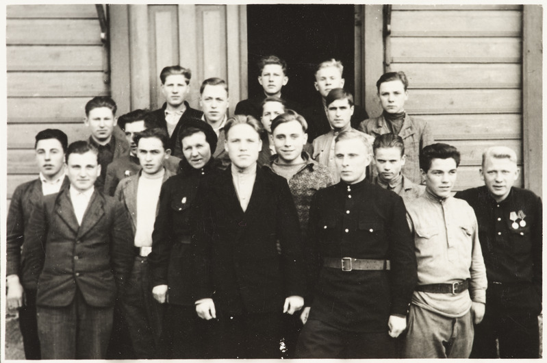 Tartu Raudtee Tehnikakool: vedurijuhiabide õppegrupi lõpetajad, veebruar 1947.