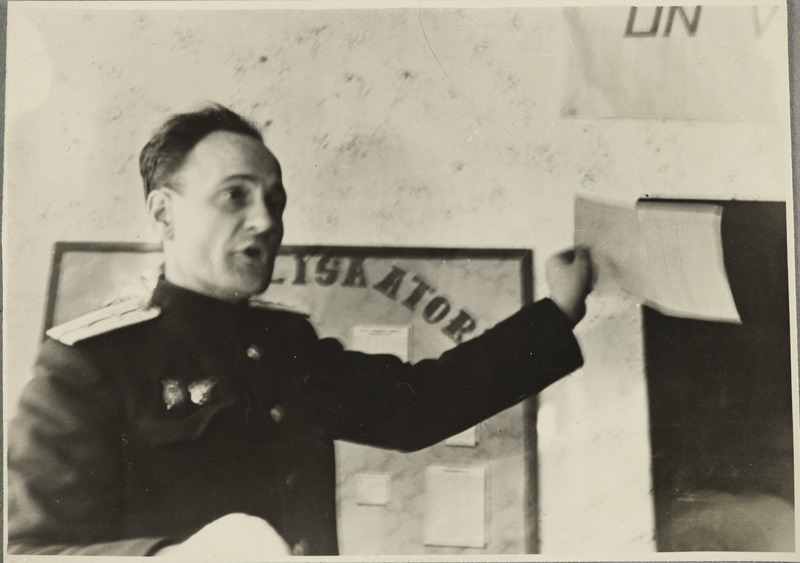 Tartu Raudtee Tehnikakool: tehnilisel konverentsil esineb Liiv, jaanuar 1950.