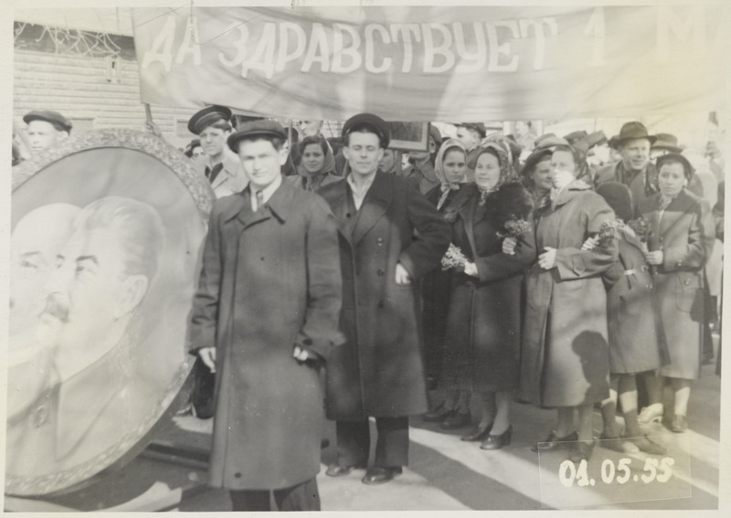 Tallinna vagunijaoskond: töötajad maiparaadil, 1. mai 1955.