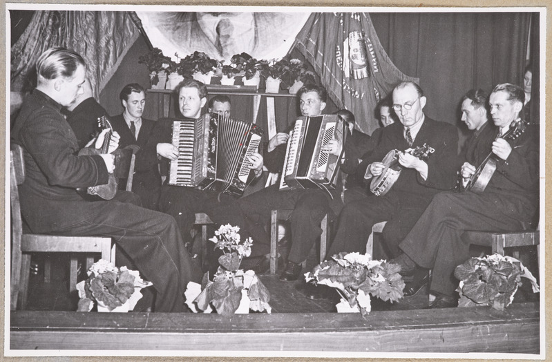 Tallinna vagunijaoskonna orkester esinemas, 1957.