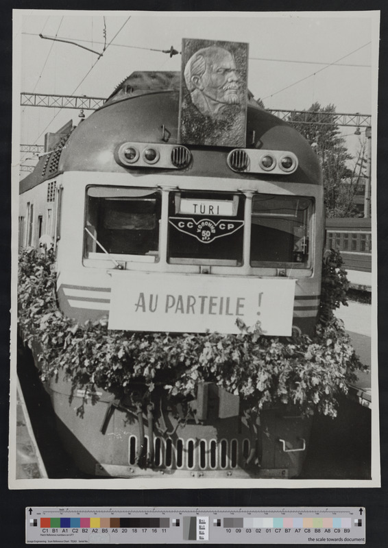 Esimene laiarööpmeline rong Türil: Türi jaama suunduv ehitud diiselrong Tallinnas Balti jaamas, 7. juuli 1972.