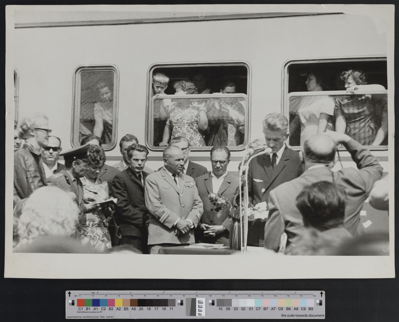 Esimene laiarööpmeline rong Türil: miiting diiselrongi juures Türi jaamas, 7. juuli 1972.