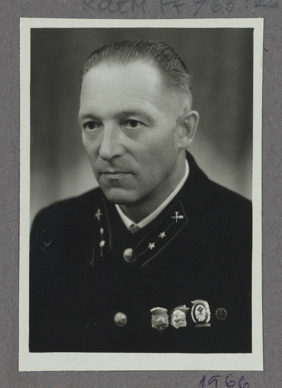 Eesti raudtee: Pärnu side- ja signalisatsioonijaoskonna elektromehaanik Hans Takk, portreefoto, ca 1960