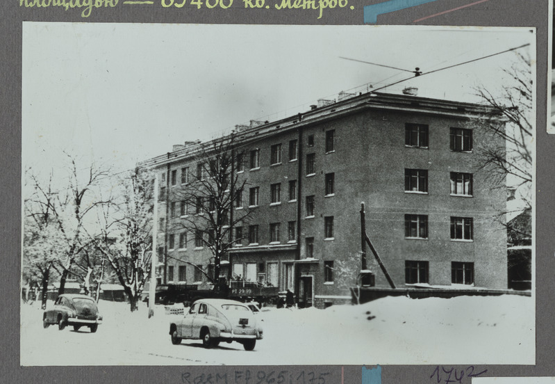 Eesti raudtee: sõjajärgne raudteelaste kortermaja Tallinnas Pärnu mnt 125, 1950. aastate lõpp