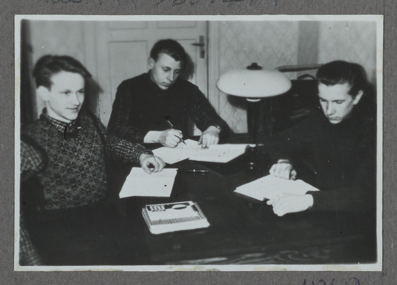 Eesti raudtee: Tartu raudteetehnikumi õpilased ühiselamus, 1950. aastad