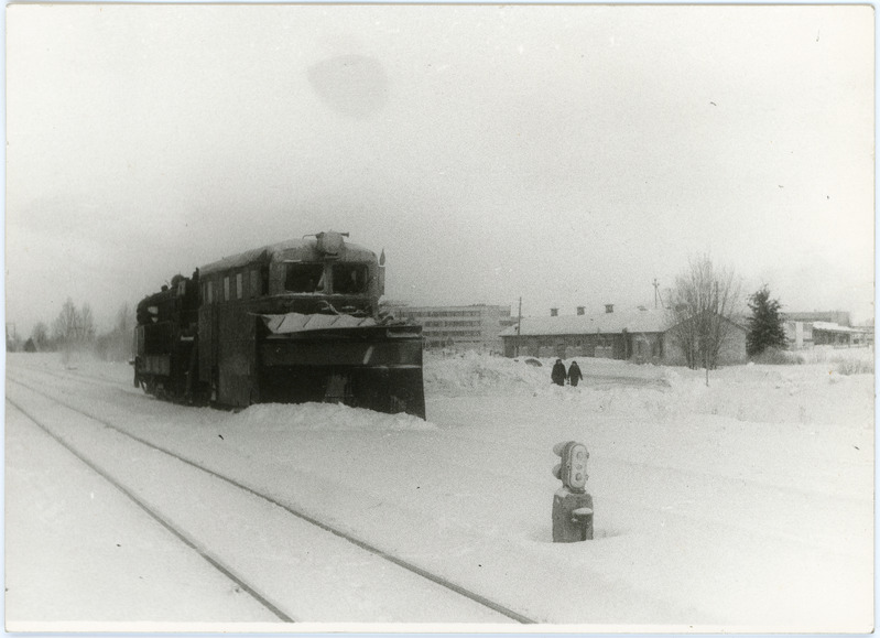 Lumesahk Võhma jaamas töötamas, 1970. aastad
