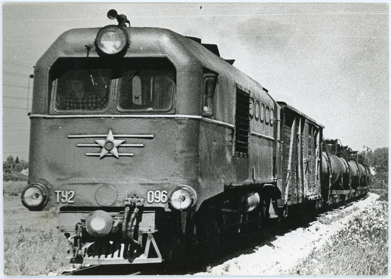 Kitsarööpmeline kaubarong mootorveduriga TU2-096, 1960. aastad