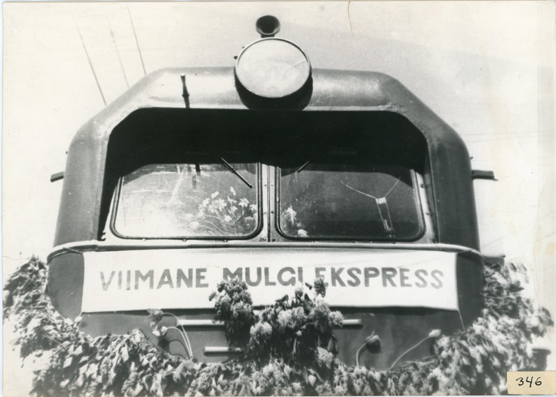 Viljandi-Mõisaküla kitsarööpmelise raudtee sulgemine: viimase rongi ehitud nina loosungiga "Viimane mulgi ekspress", 3. juuni 1973