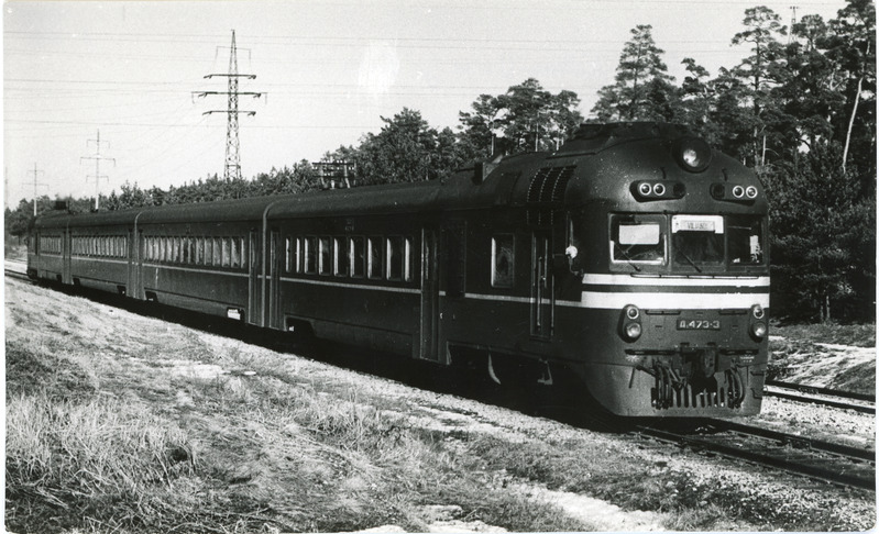 Tallinn-Viljandi diiselrong D1-473 Tallinn-Väike ja Liiva jaamade vahel, 1970. aastad, foto: Ilmar Adamson