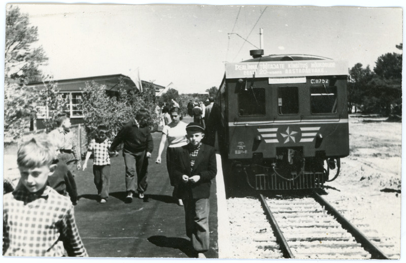 Liini avanud elektrirong Kloogaranna peatuses, 17. juuni 1960