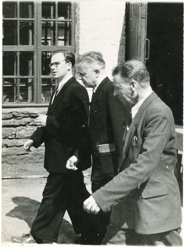 Tallinna elektridepoo vaneminsener Vadim Kiritšenko kaaslastega, 1950. aastate lõpp