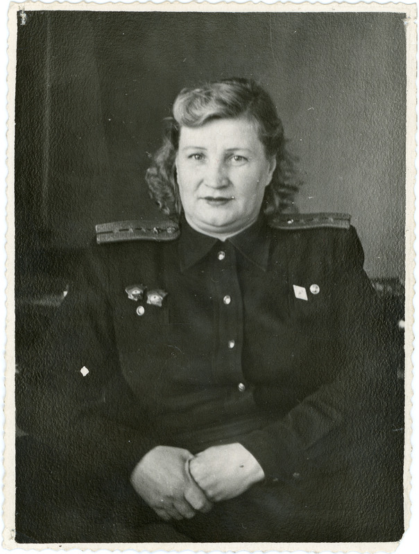 Eesti Raudtee vanminsener-ökonomist, administratiivala insener-kapten Tatjana Romanovskaja, 1940.-1950. aastad, portreefoto