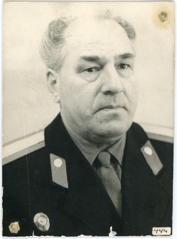 Raudteemiilitsa töötaja Juhan Maripuu, 1970. aastad, portreefoto