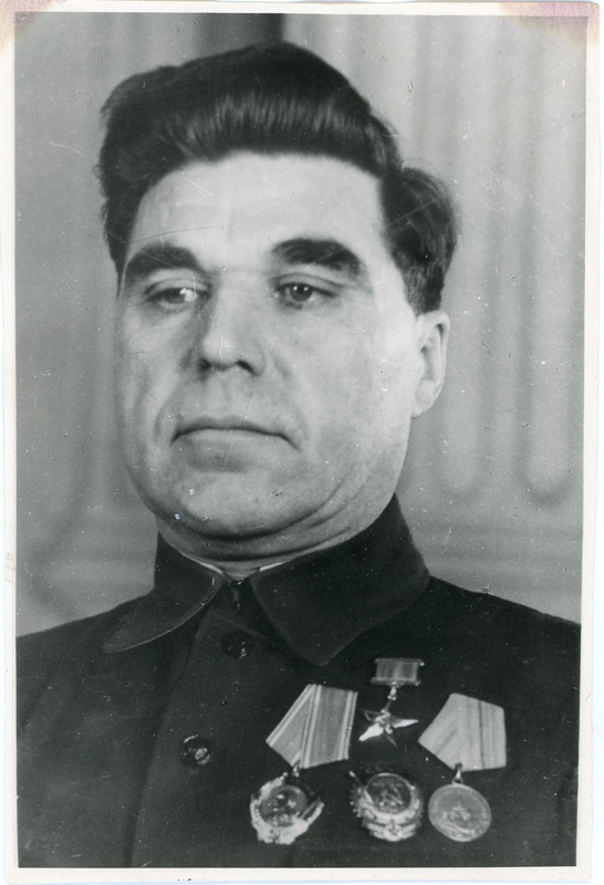 Side remondirongi nr 1 ülem Aleksandr Šatalov, 20. jaanuar 1944, foto: G. Širokov, portreefoto