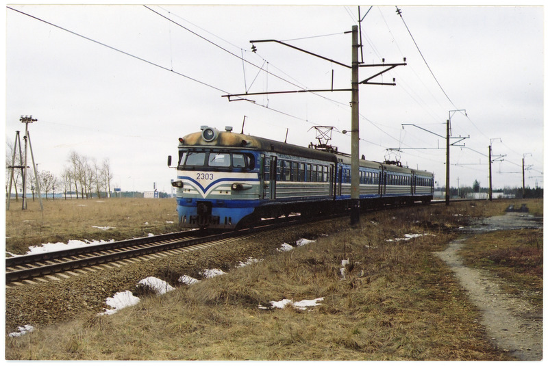 Neljavaguniline elektrirong ER1 Laagri-Saue lõigul, 17.märts 2000, Foto Aare Adamson