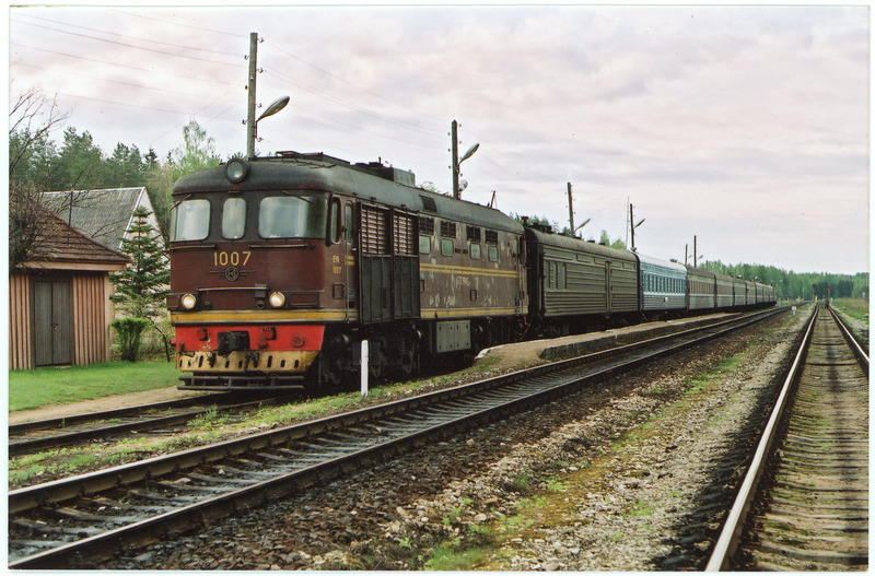 Moskva- Tallinn reisirong veduriga TEP60-1007 Orava jaamas, 27. 05.1997, foto: Aare Adamson