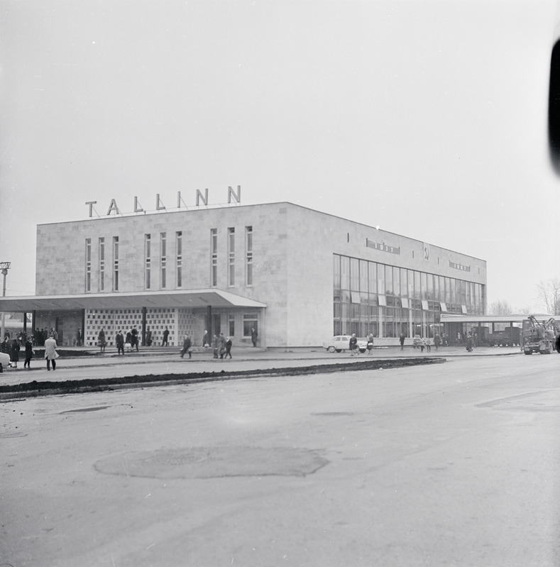 Vaade rekonstrueeritud jaamahoonele  Tallinnas Balti jaamas, 1967