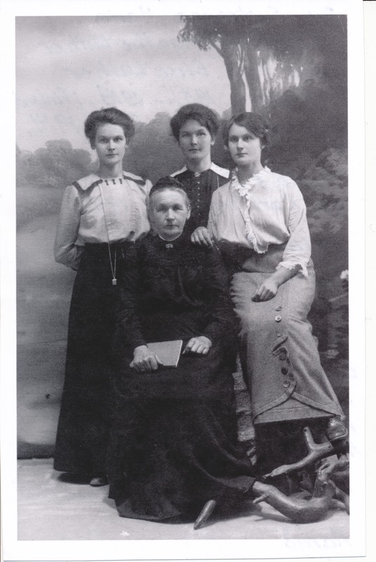 Maria, Adina, Agathe Luther ema Elise Luther s. Mattson