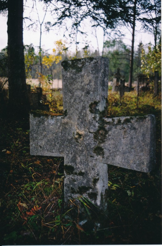 Ristid Vilivalla kalmistul