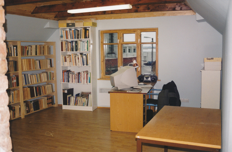 Raamatukogu ja naised, 2001