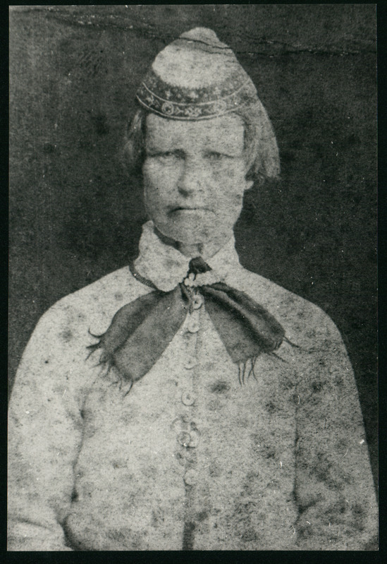 Ekateriina Kuusik: rinnaportree.