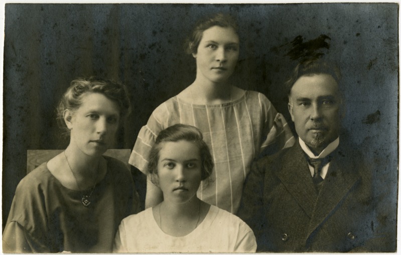Vladimir Paivel perekonnaga.
