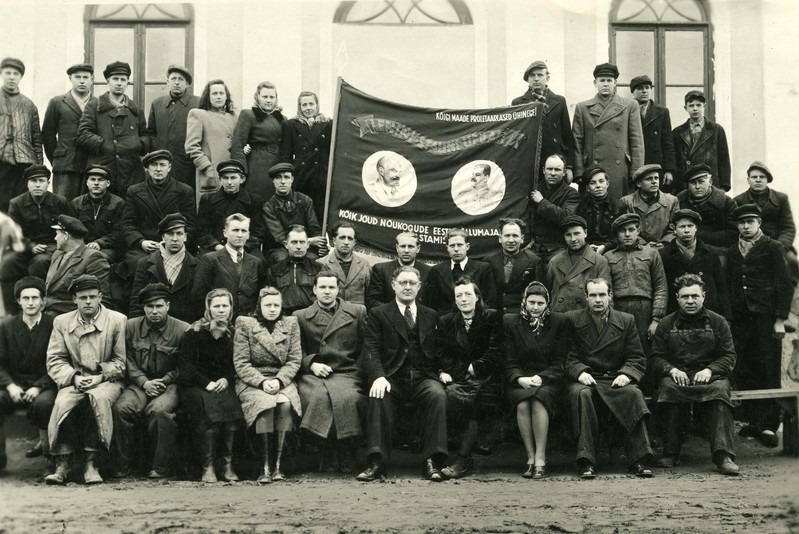 Pöide MTJ kollektiiv ENSV Ministrite Nõukogu ja EK(b)P Keskkomitee rändpunalipu üleandmise päeval 20.apr.1950.a.