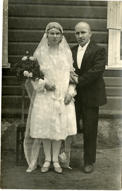 Muhu-Suurevalla sekretäri Õunpuu pulmapilt 1928.a.