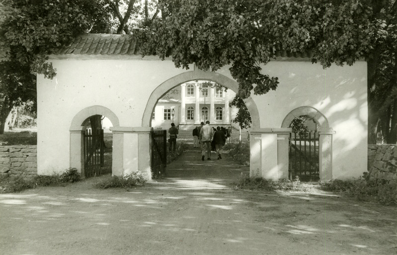 Baltisakslaste kokkutulek Oeseltag-1993: Kõljala mõisas