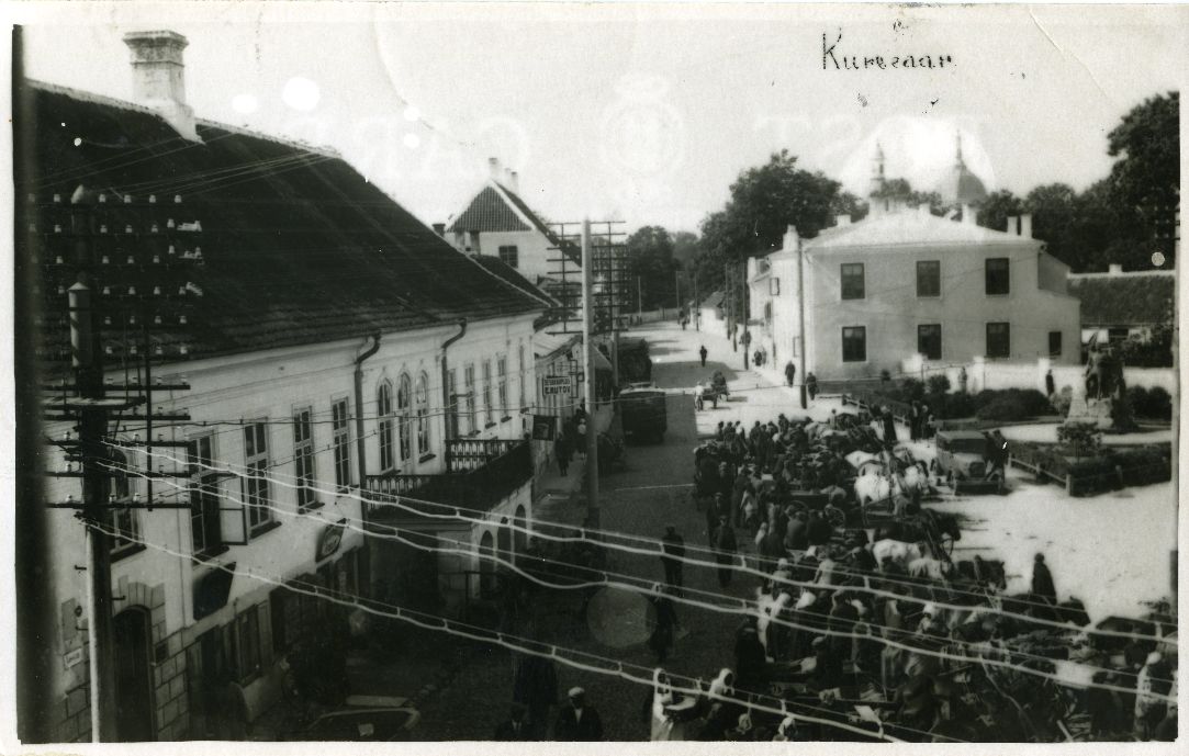 Vaade Lossi tänavale raekoja tornist