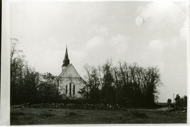 Kaarma kirik