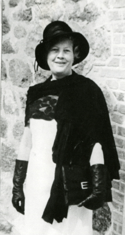 Karin Bertha Marie Elisabeth paruness von Buxhoveden: 3/4-portree, arvat. 1950. a.-d.