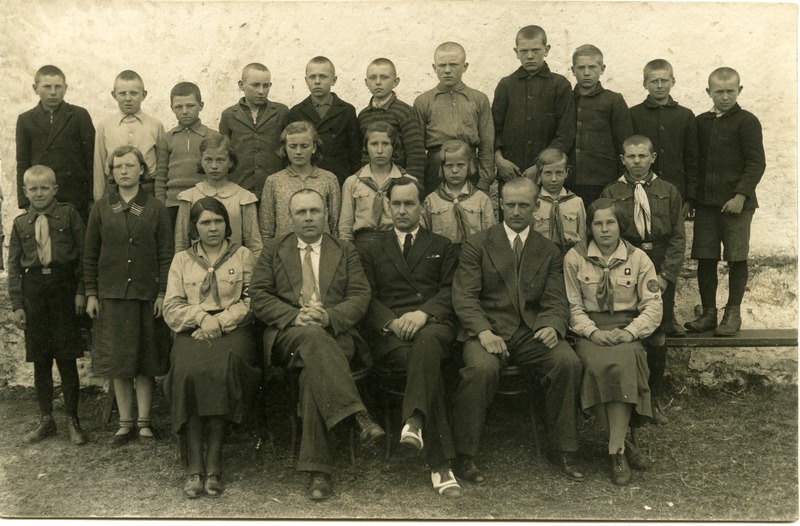Lümanda algkooli V klassi õpilased 1934/35. õppeaastal