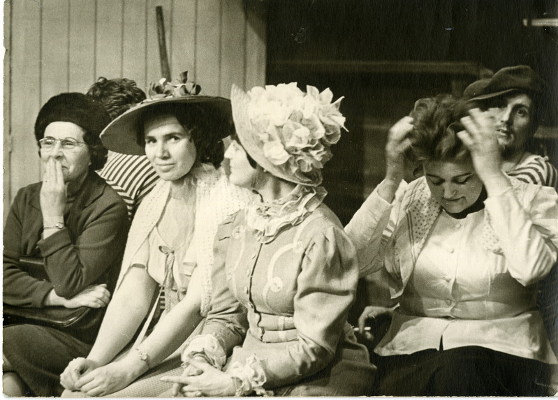 Saaremaa Rahvateatri lavastuse Kotermann ehk Rummu Jüri Kihnu Jõnni Manni peal tegelased