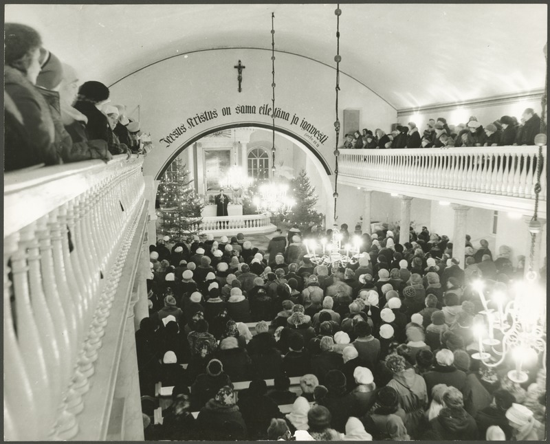 Kuressaare Laurentiuse kirik: vaade rahvale. Jõulud 1984.a.