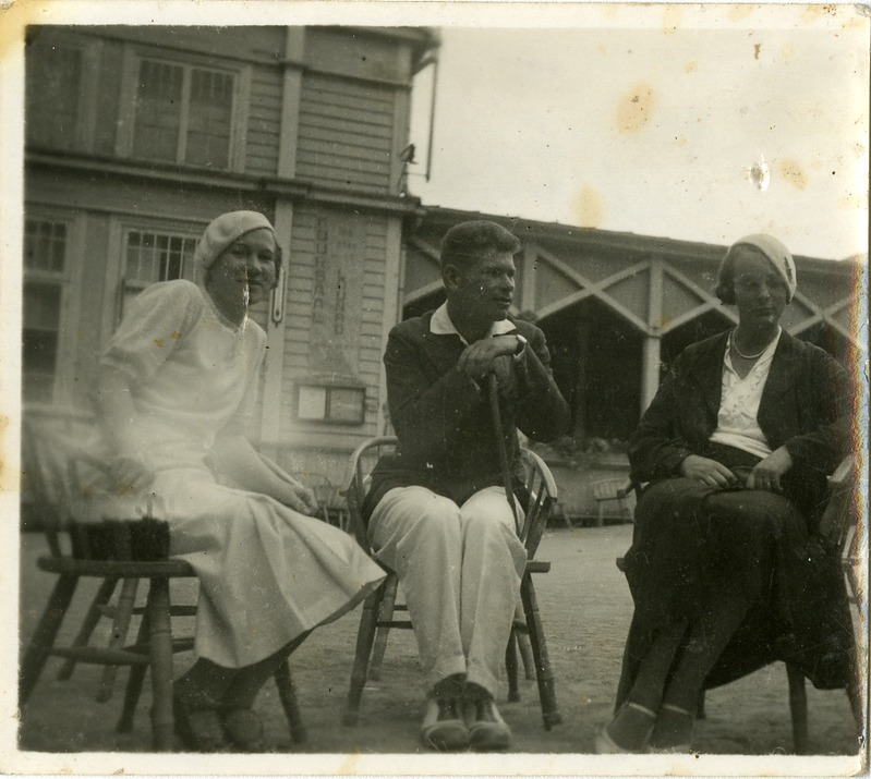 Suvitajad Kuressaare Lossipargis