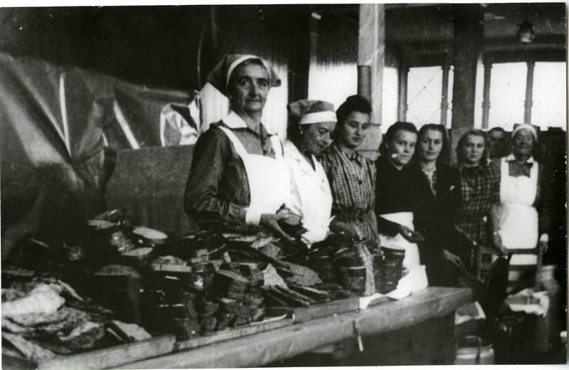 Visby Lottad, kes teenindasid sööklas põgenikke